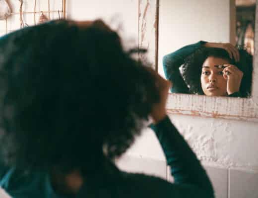 Photo de soi artistique - un rite doux pour se réconcilier avec son corps